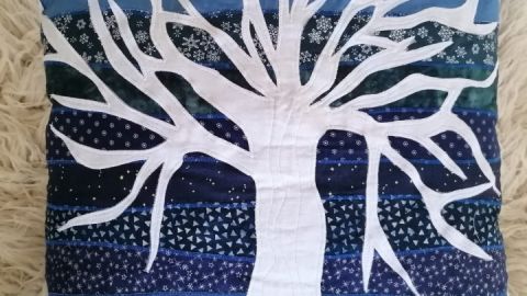Sylvia Benda - Ausstellung von Geschichtenkissen und textilen Wandbildern