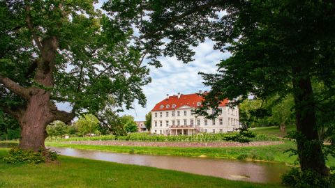 Hotel Schloss Rattey 01