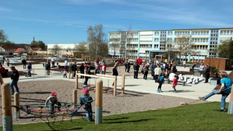 Mehrgenerationen-Spielplatz