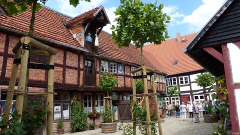 fuehrungen-auf-dem-historischen-kaufmannshof-foto-karin-heymann