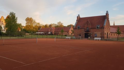 Farmer Hotel Tennisplatz