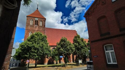 Stadtkirche Teterow im Stadtzentrum 