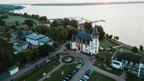 Seehotel Schloss Klink aus der Luft
